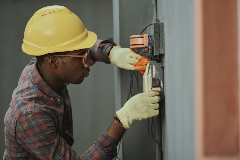 Electricians and electrical pros